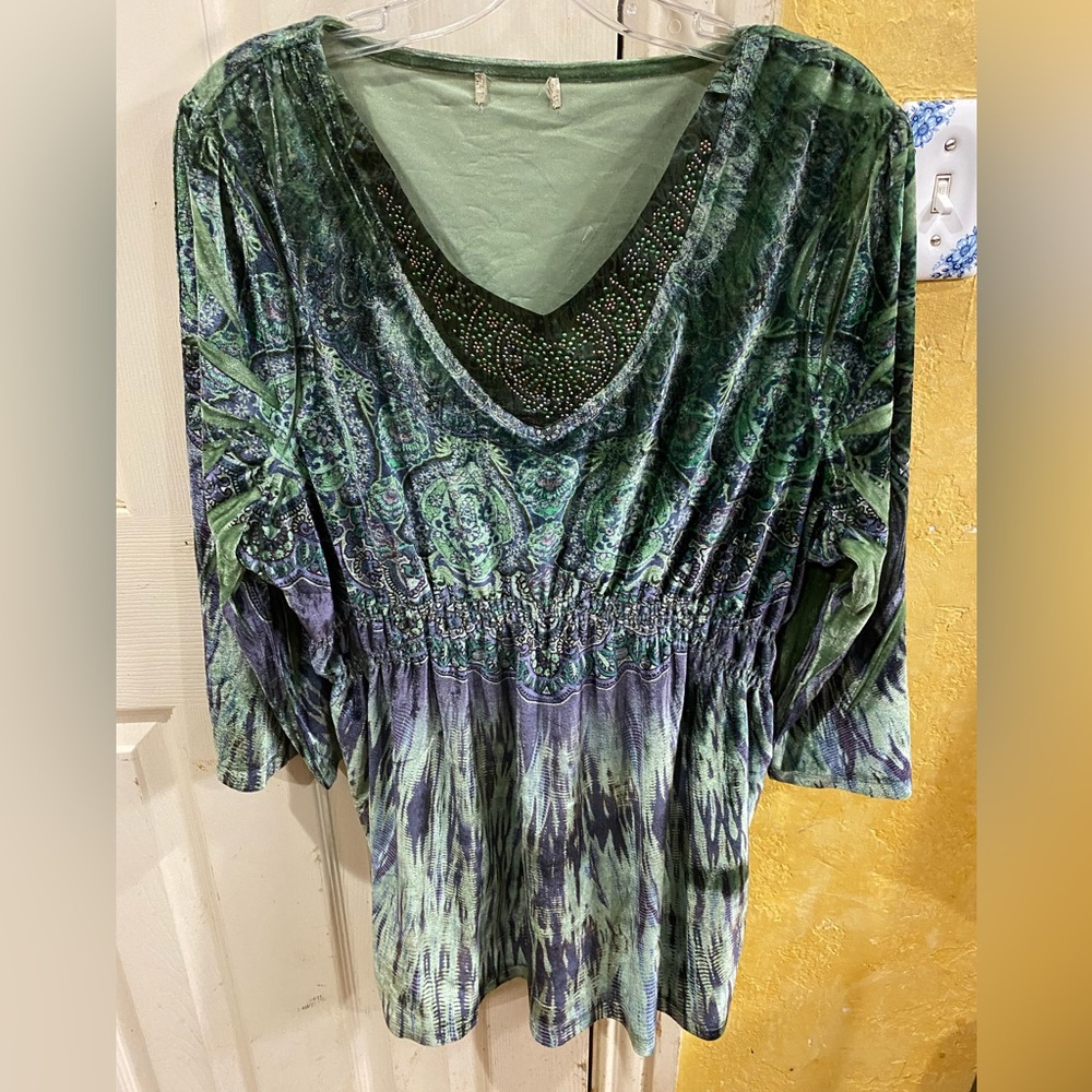 🌸One World Live and let live tunic blouse floral green beaded v neckline xl